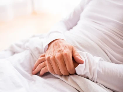 Jak wspierać osobę terminalnie chorą: praktyczne i emocjonalne wskazówki