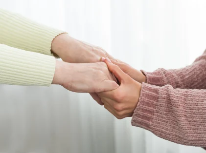 Rola rodziny w opiece u kresu życia: jak być obecnym  i pomocnym